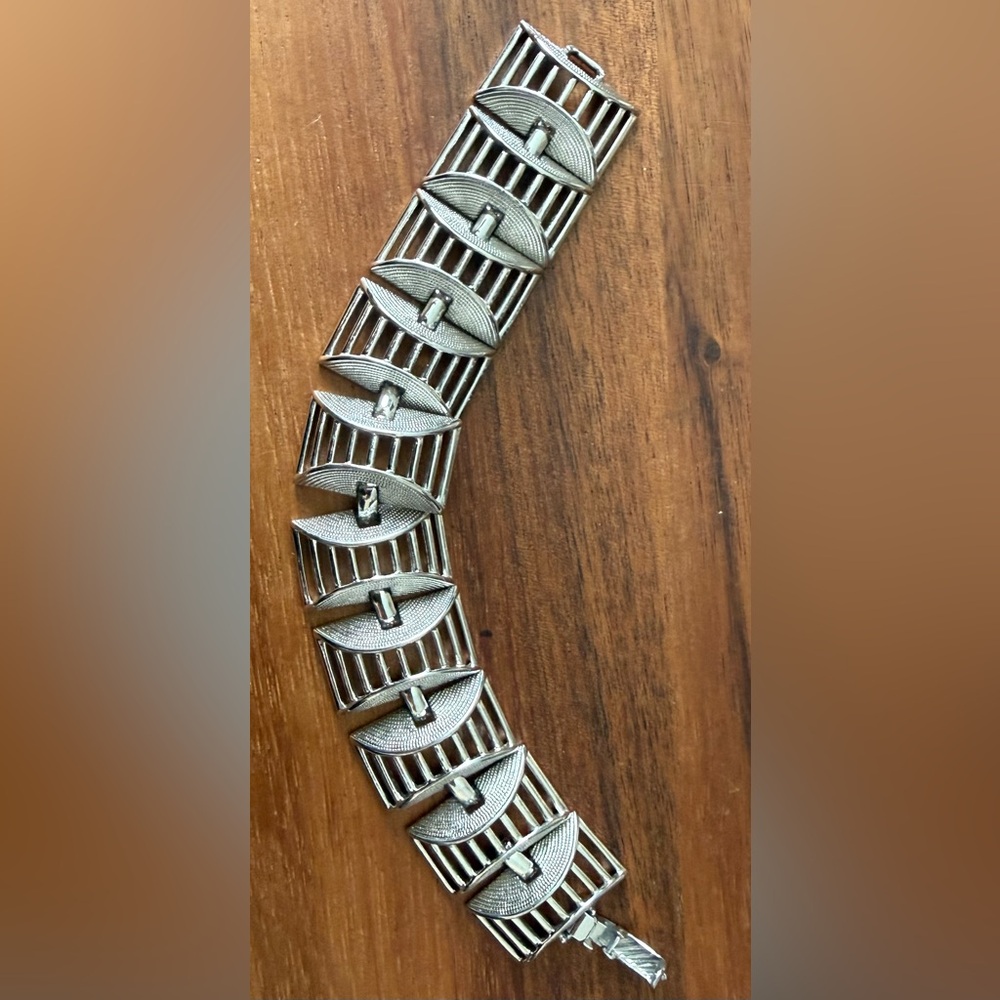 VTG signed Sarah Coventry “Bird Cage"  Openwork style Link Panel Bracelet silver